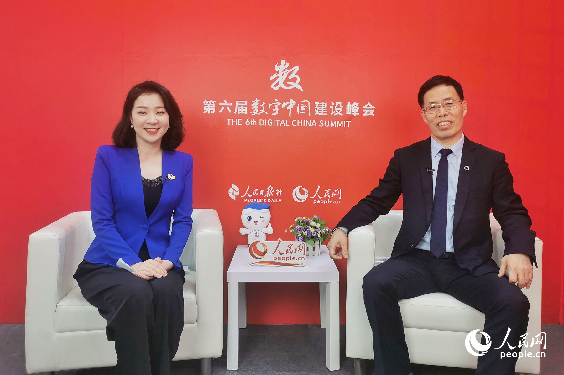 盤石董事局主席田寧接受人民網(wǎng)專訪。人民網(wǎng) 葉青卿攝