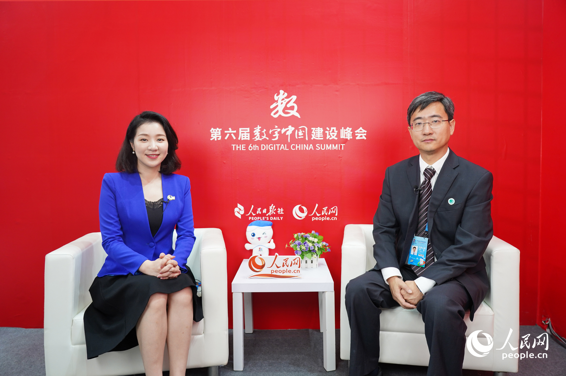 盤石董事局主席田寧接受人民網(wǎng)專訪。人民網(wǎng) 葉青卿攝