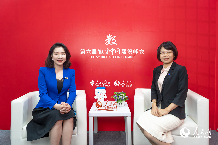 盧梅珍接受人民網(wǎng)專(zhuān)訪。人民網(wǎng) 蘭志飛攝