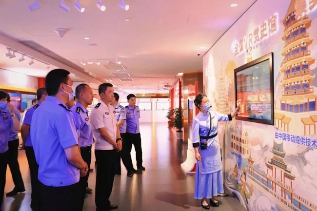 開展參觀見學(xué)活動