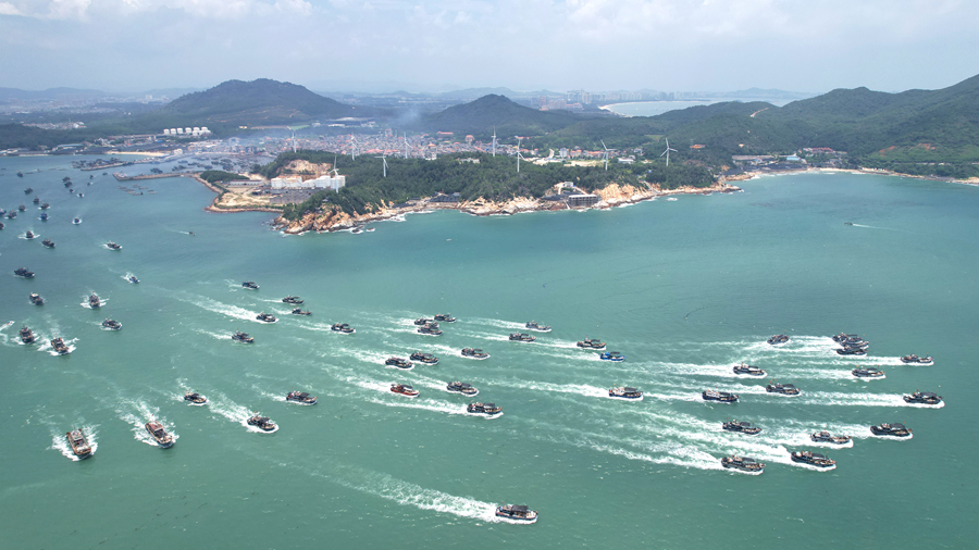 漳州東山縣冬古村開漁。 吳建云攝