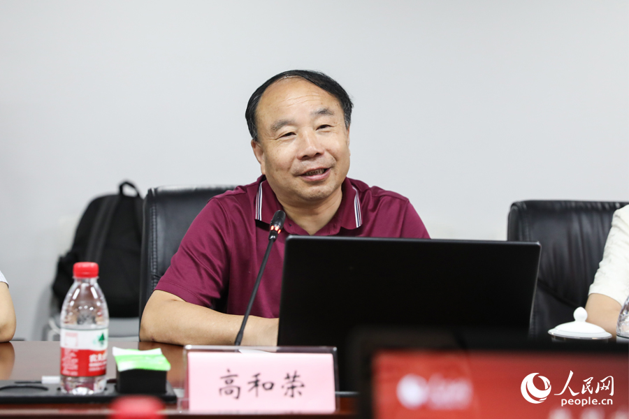 高和榮介紹廈門大學(xué)的宣傳工作。人民網(wǎng) 陳永整攝