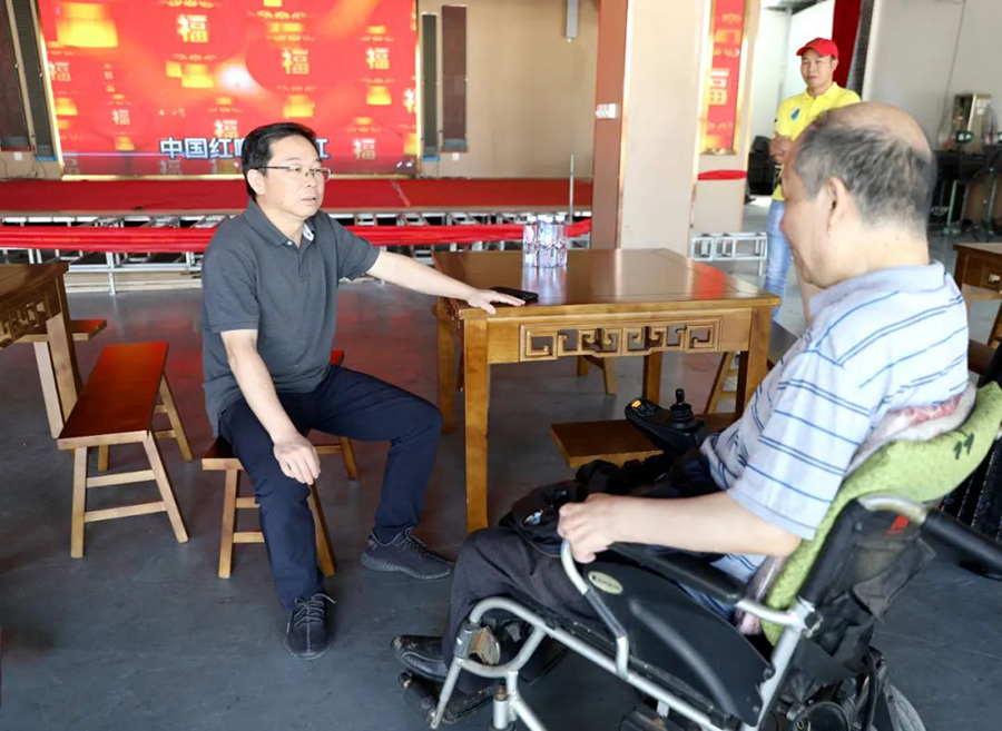 現(xiàn)場辦公解民憂。古田縣委宣傳部供圖