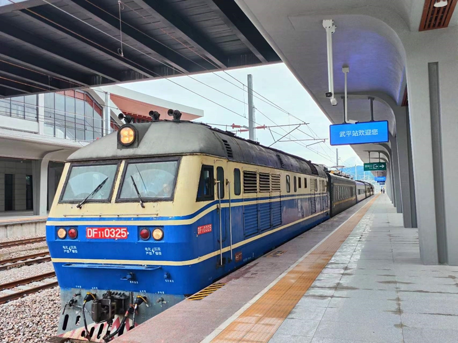 龍龍高鐵。劉俊煒攝