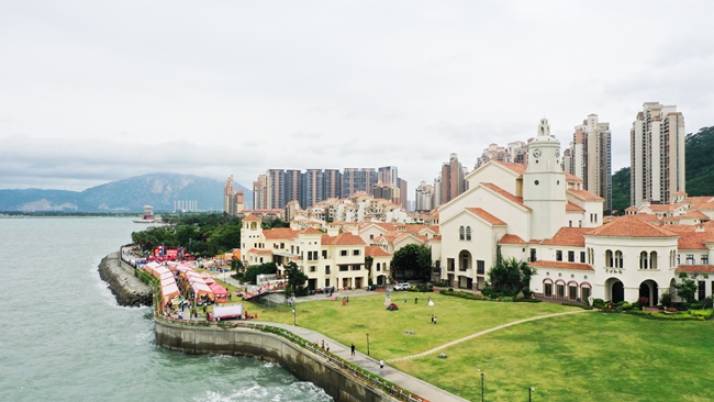 “面朝大?！钡陌碎}美食嘉年華。林家成攝