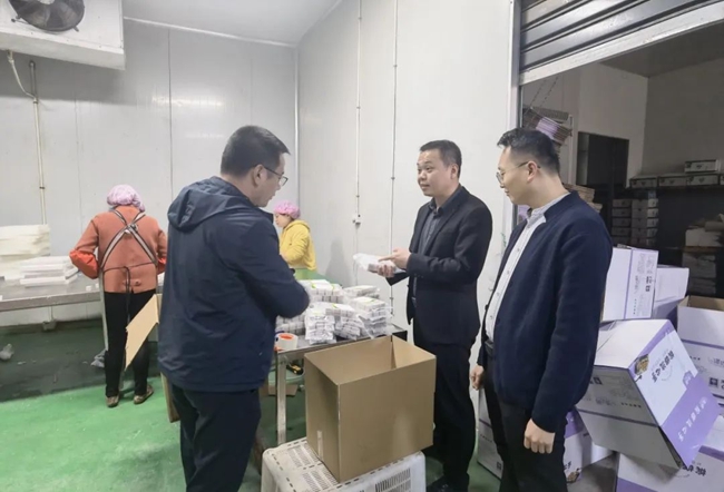 指導幫扶企業(yè)，扶持產(chǎn)業(yè)發(fā)展