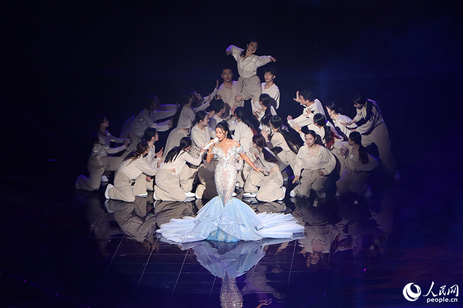 節(jié)目女聲獨唱《千年之約》。人民網(wǎng) 黃東儀攝