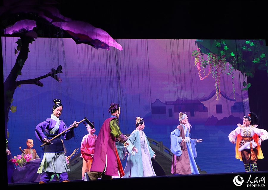 泉州木偶劇團原創(chuàng)劇目《小金剛傳奇》。人民網(wǎng) 黃東儀攝