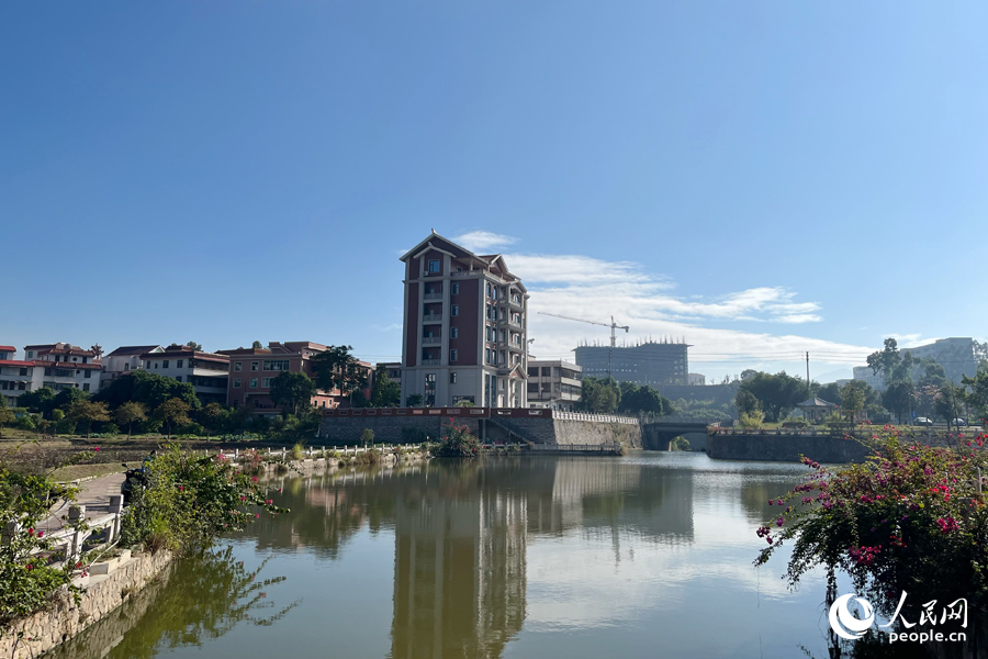 泉州安溪縣經(jīng)兜村的美麗鄉(xiāng)村畫卷，在這里可以找到“鄉(xiāng)愁”。人民網(wǎng)記者 鐘巧花攝