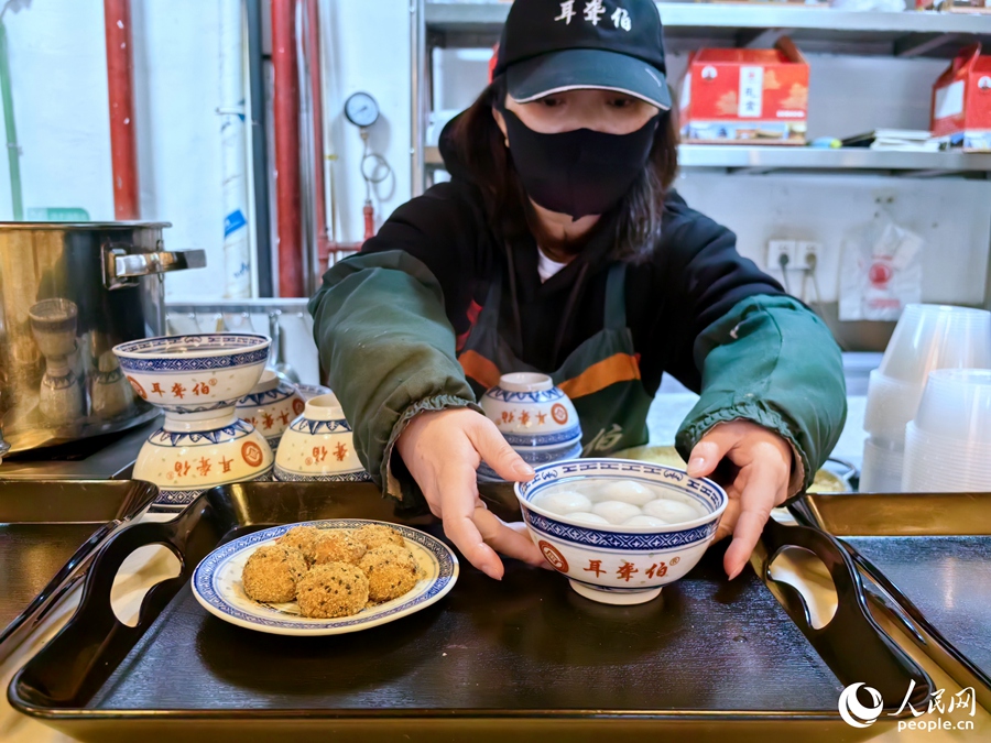 在福建，一碗熱氣騰騰的湯圓，就是冬日里的“福氣”。人民網(wǎng) 葉青卿攝