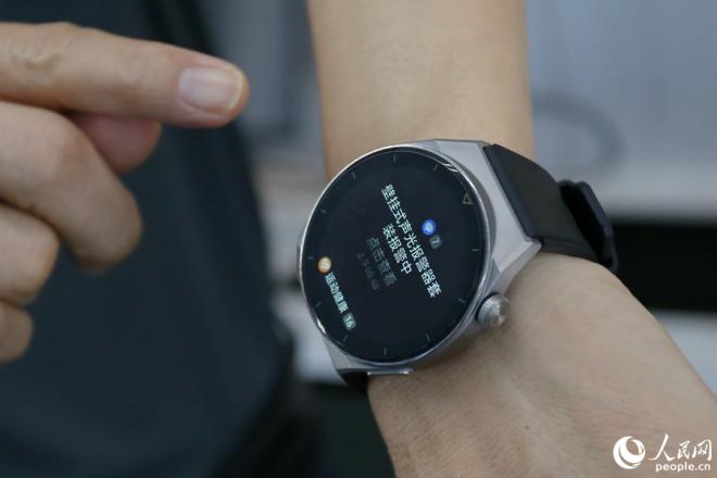 廚房燃?xì)庑孤r(shí)，用戶可在移動(dòng)端及時(shí)收到信息，將危險(xiǎn)防患于未然。人民網(wǎng)記者 陳博攝