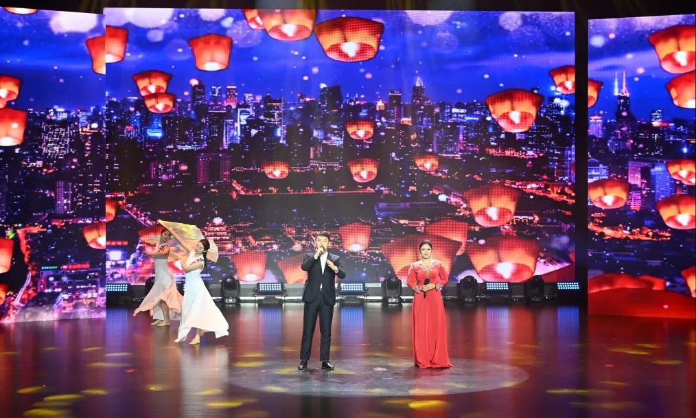 歌舞《燈火里的中國》