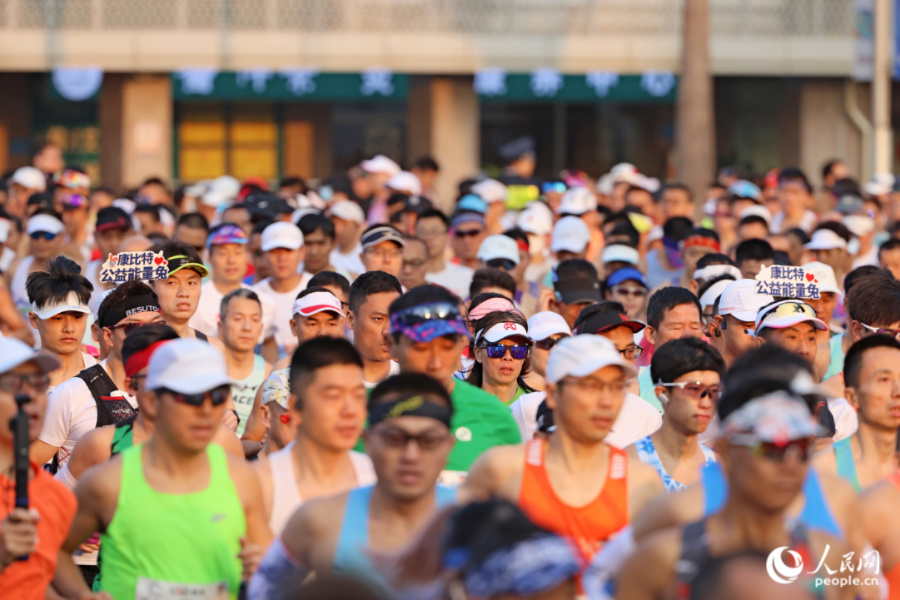 本屆廈馬預報名人數逾13萬人，創(chuàng)歷年之最。人民網記者 陳博攝