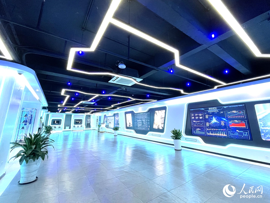 信泰集團大數(shù)據(jù)中心。人民網(wǎng)記者 陳藍燕攝