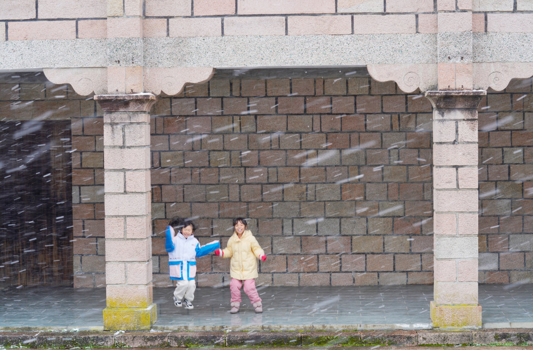 南平建陽(yáng)區(qū)黃坑鎮(zhèn)坳頭村大雪紛飛。吳大灼攝