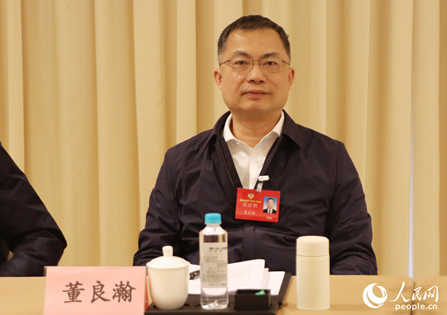 福建省政協(xié)常委、福建省紅十字會(huì)分管日常工作的副會(huì)長、民革福建省委會(huì)副主委董良瀚。人民網(wǎng)記者 林盈攝