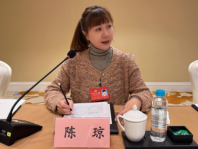 福建省政協(xié)委員、民盟中央委員、福建省實(shí)驗(yàn)劇院藝術(shù)總監(jiān)陳瓊。受訪者供圖