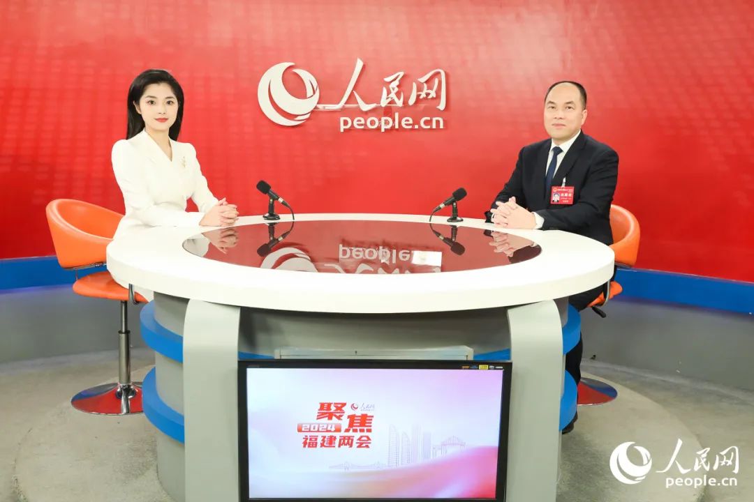 福建省人大代表，羅源縣委副書(shū)記、縣人民政府縣長(zhǎng)林志斌做客人民網(wǎng)福建演播室。人民網(wǎng) 陳永整攝