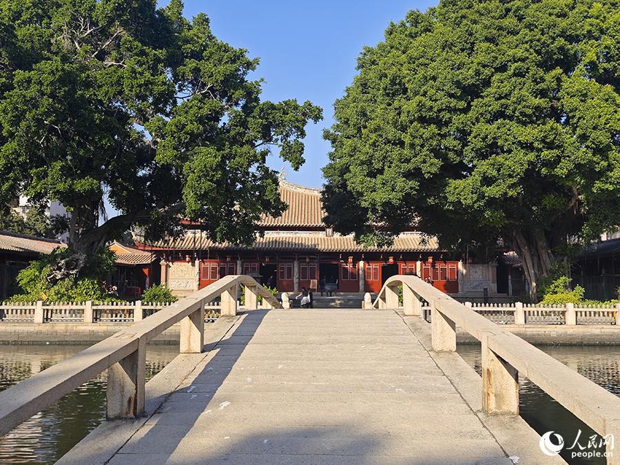 泉州府文廟泮池和大成殿。人民網(wǎng) 黃東儀攝