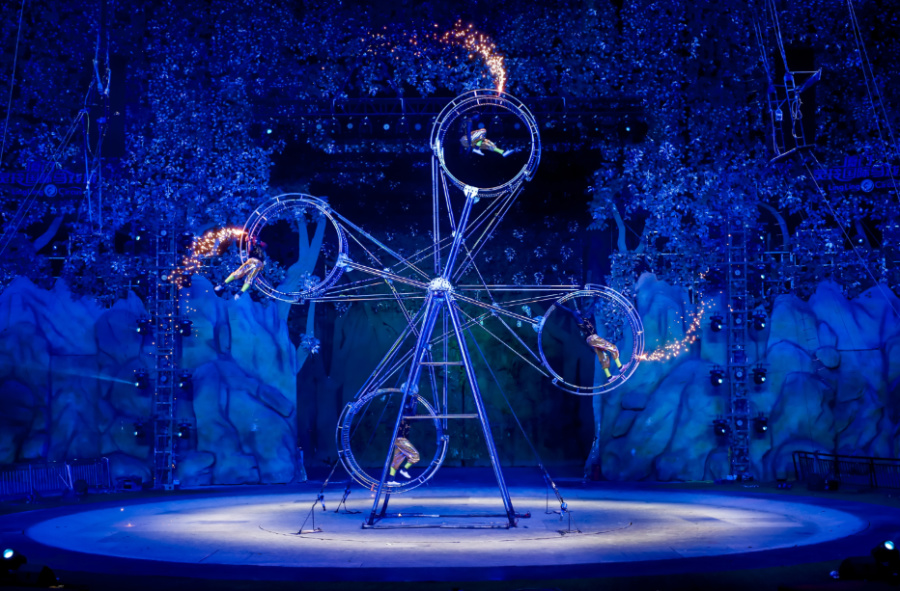 驚險刺激的特技演出，搭配極具沖擊力的視覺效果，贏得了在場觀眾的陣陣掌聲。主辦方供圖