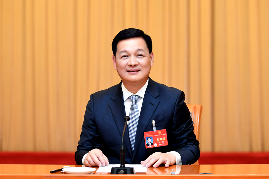 全國(guó)人大代表，福建省大數(shù)據(jù)集團(tuán)有限公司黨委書(shū)記、董事長(zhǎng)鐘軍。受訪者供圖