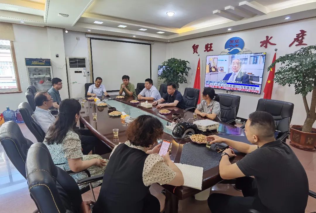 福州市人大常委會(huì)黨組成員、福清市人大常委會(huì)人代室主任張文勝、高山鎮(zhèn)人大主席王育騰到企業(yè)開展走訪調(diào)研。高山鎮(zhèn)供圖