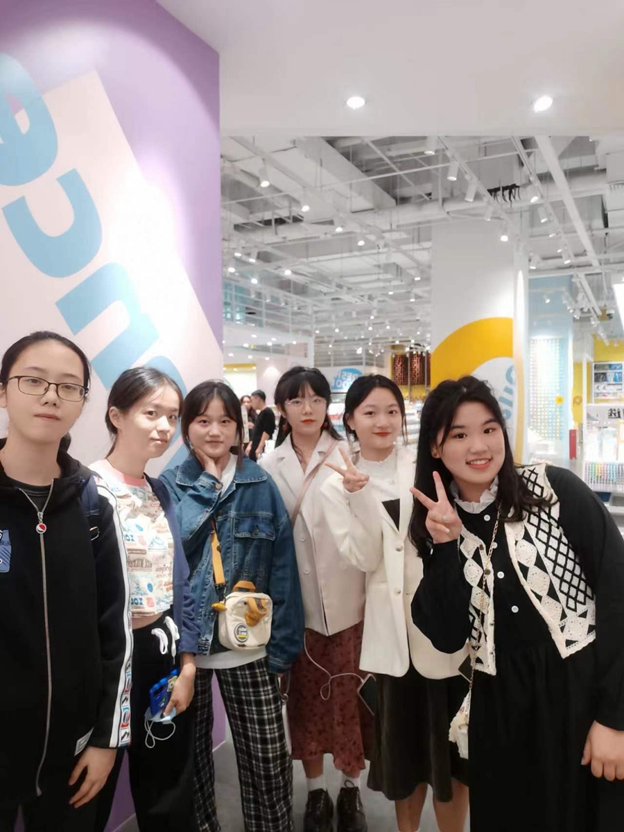 宿舍全體成員合影。劉媛供圖