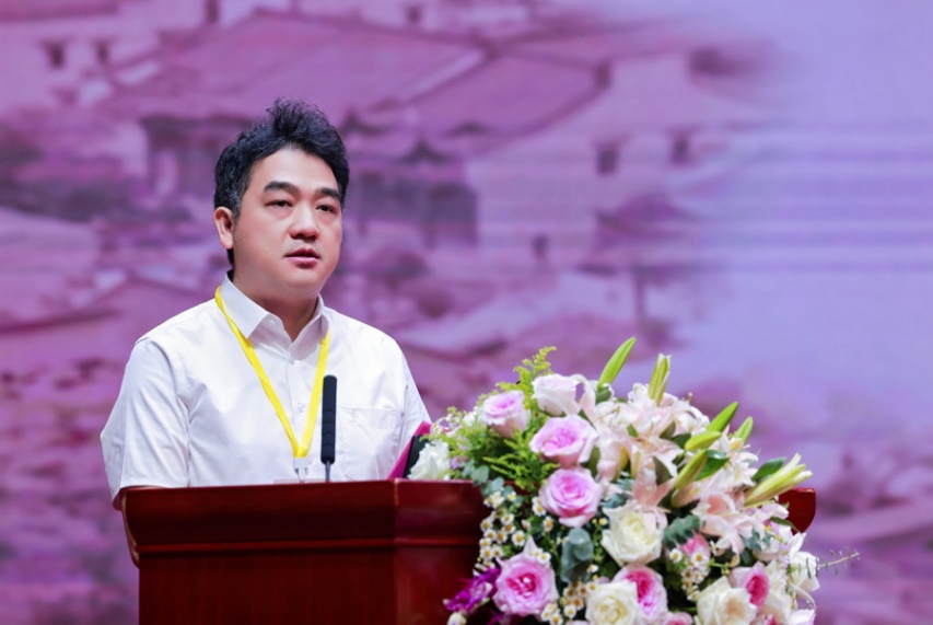 臺(tái)灣青年饒瑞曄講述了一段長(zhǎng)達(dá)23年的尋根往事。賴志妍攝