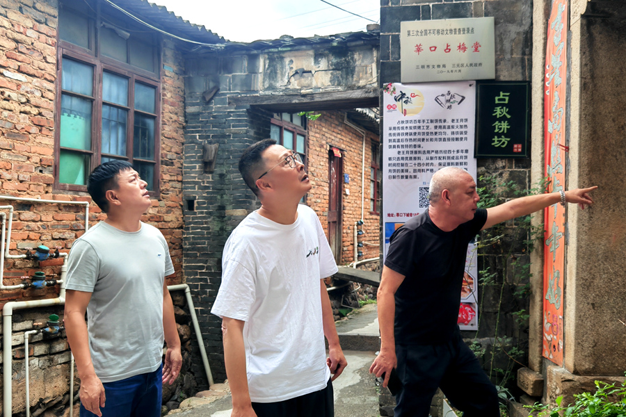 臺灣鄉(xiāng)建鄉(xiāng)創(chuàng)團(tuán)隊(duì)深入鄉(xiāng)村調(diào)研。福建省住房和城鄉(xiāng)建設(shè)廳供圖