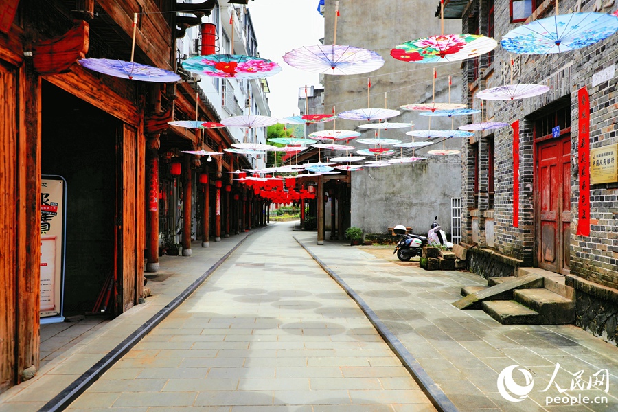 富溪鎮(zhèn)的古街充滿歷史文化底蘊。人民網(wǎng) 李唯一攝