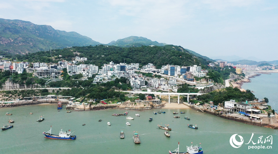 霞浦的海岸線長、灘涂廣、島嶼多,為民宿業(yè)態(tài)的發(fā)展提供了優(yōu)越的自然條件。人民網(wǎng)記者 蘭志飛攝