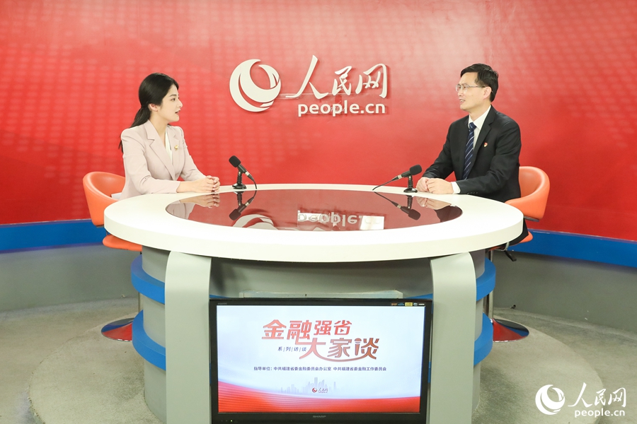中國進出口銀行福建省分行黨委委員、副行長郭春松接受人民網(wǎng)專訪。人民網(wǎng) 陳永整攝