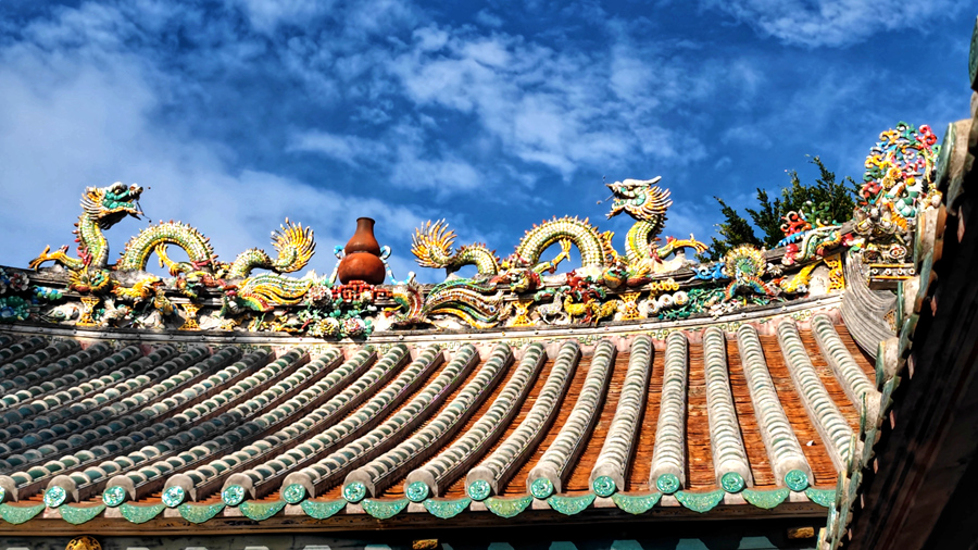 東山關(guān)帝廟是一座集瓷雕、木雕、石雕為一體的閩南民間藝術(shù)博物館。劉漢添攝