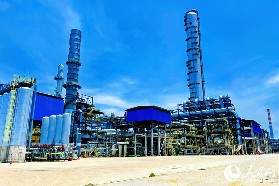 亞洲最高丙烯丙烷分離塔。人民網(wǎng) 李唯一攝