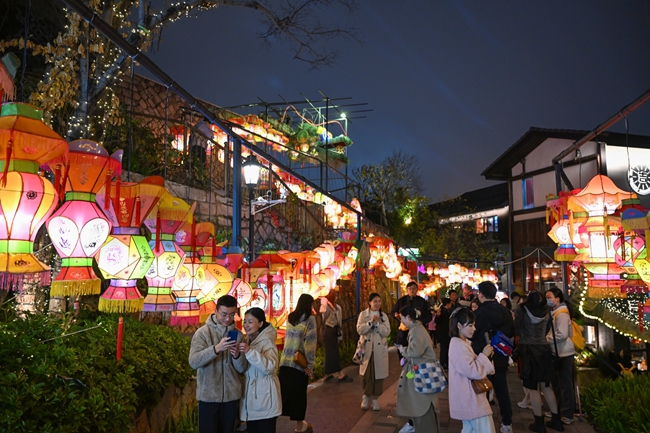 煙臺(tái)山。池遠(yuǎn)攝