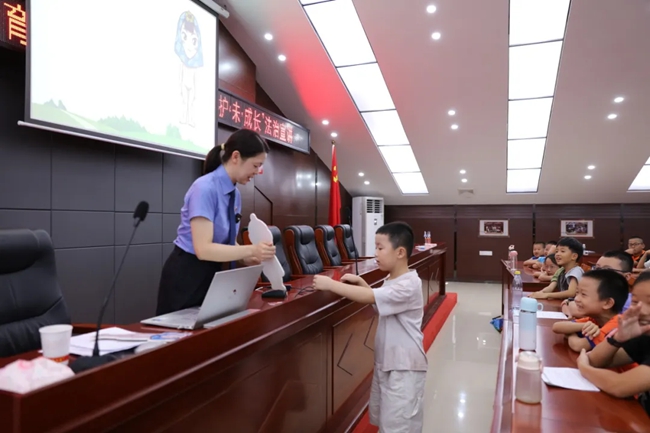 活動(dòng)現(xiàn)場(chǎng)。泉港區(qū)檢察院供圖