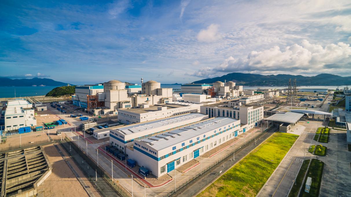 在寧德核電基地內(nèi)，為核電配套服務(wù)的常駐承包商有40余家。福建寧德核電有限公司供圖