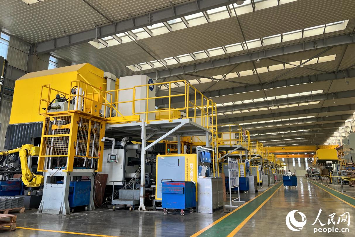 文達鎂鋁的生產(chǎn)車間。人民網(wǎng)記者 鐘巧花攝