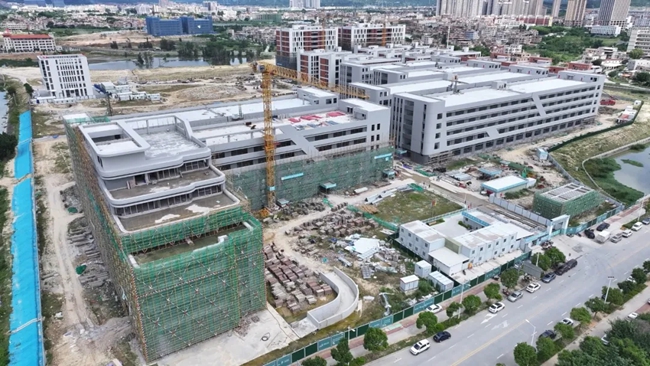 5G無線通信設備產(chǎn)業(yè)化項目施工現(xiàn)場