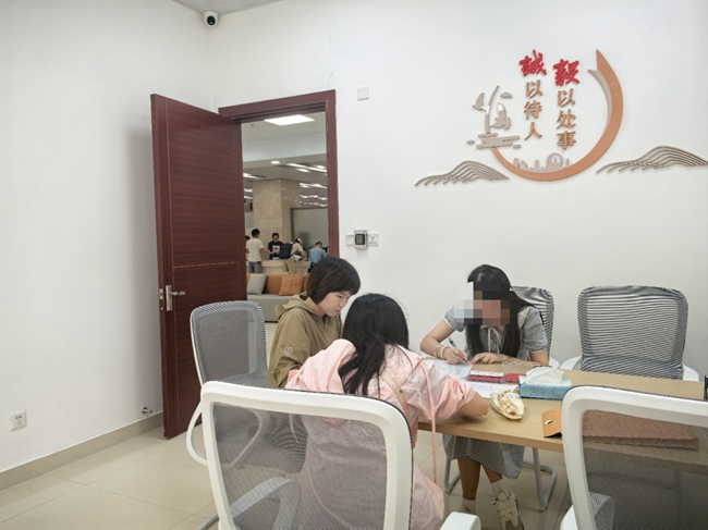 區(qū)司法局人民調(diào)解中心駐中心調(diào)解員成功化解一起欠薪糾紛