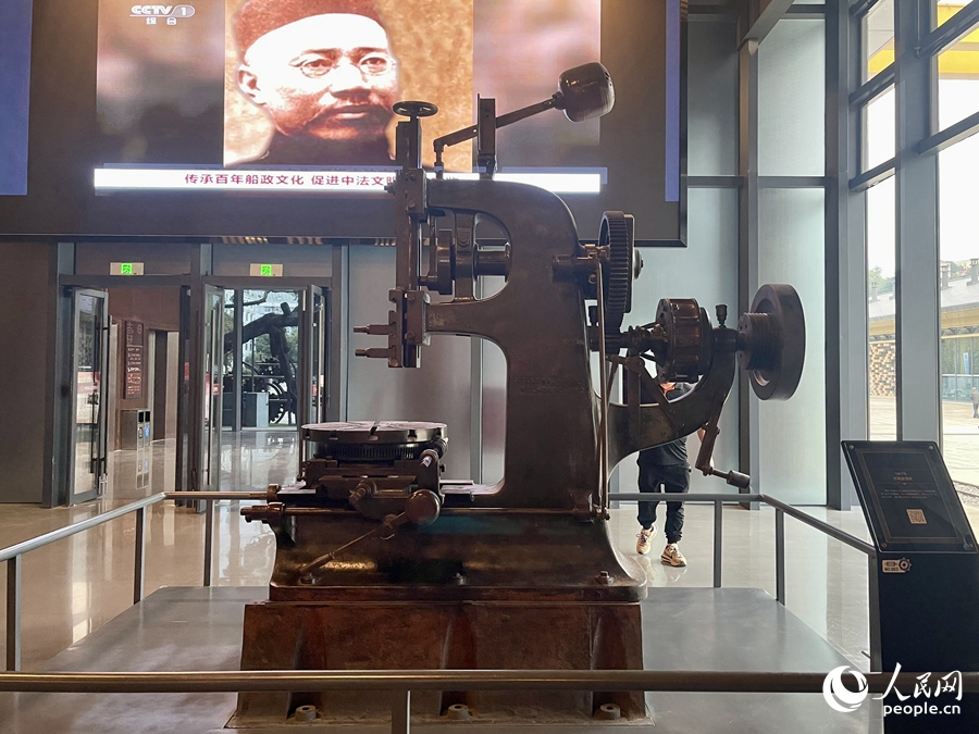 法國米盧斯杜克芒公司1867年產(chǎn)插床，是國內(nèi)現(xiàn)存最早的機(jī)床之一。人民網(wǎng) 謝星宇攝