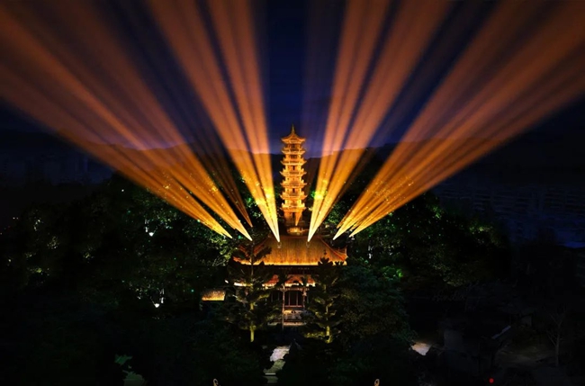 圣壽寶塔。姜亮攝