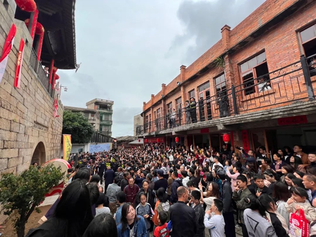 節(jié)假日期間，長樂游人如織。長樂區(qū)融媒體中心供圖