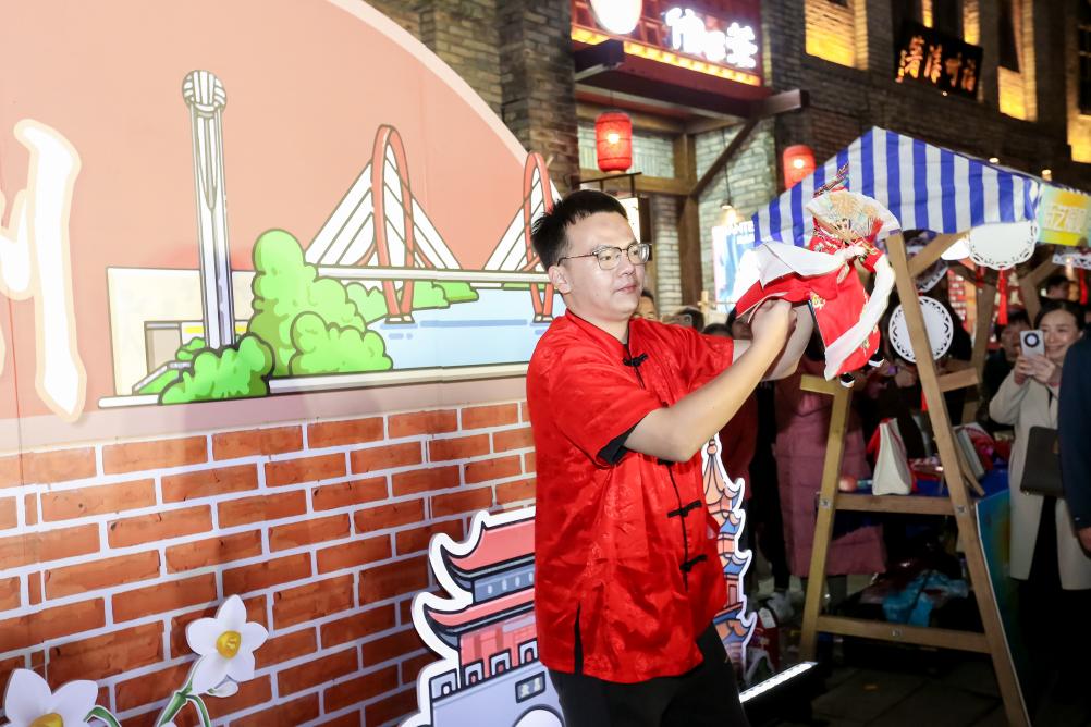 布袋木偶戲表演現(xiàn)場(chǎng)。