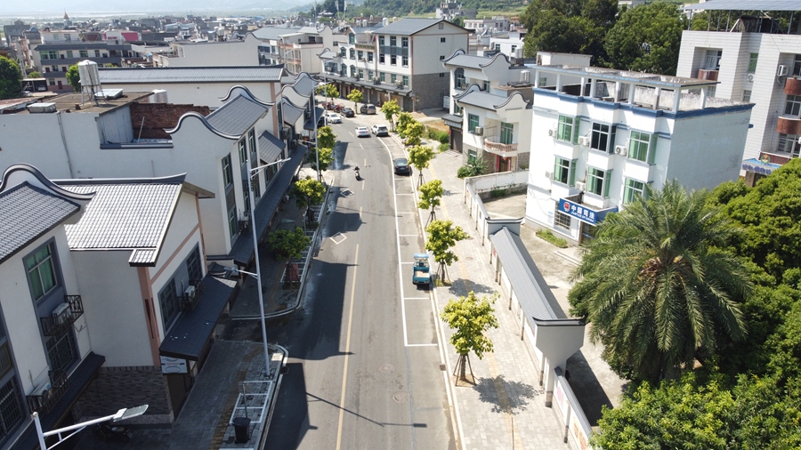 改造后的鎮(zhèn)區(qū)街道整潔干凈。霞浦縣融媒體中心供圖