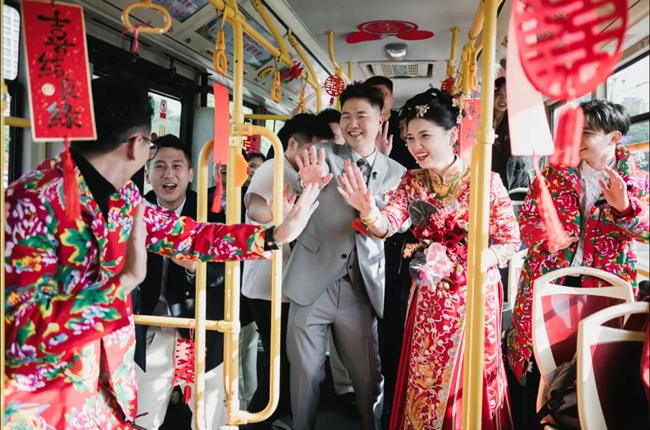 公交婚車。長(zhǎng)樂(lè)區(qū)融媒體中心供圖