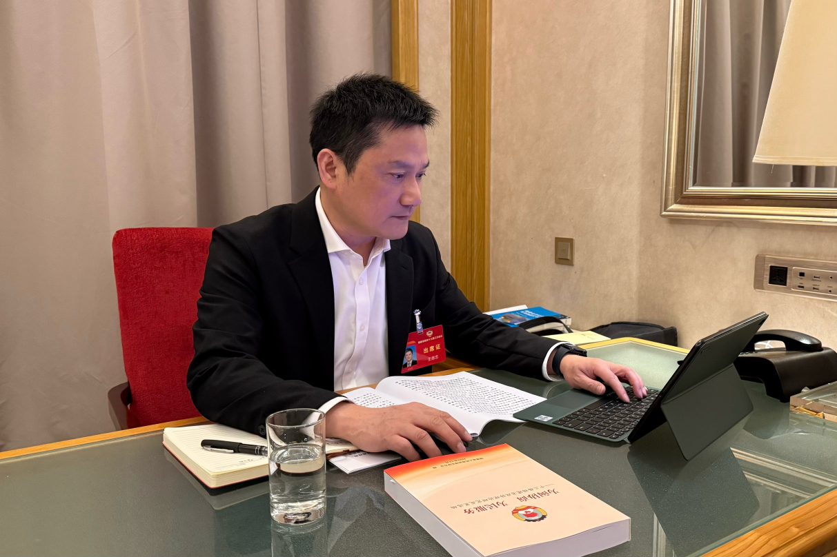 福建省政協(xié)委員、省政協(xié)副秘書長，致公黨福建省委會專職副主委兼秘書長王惠忠。受訪者供圖