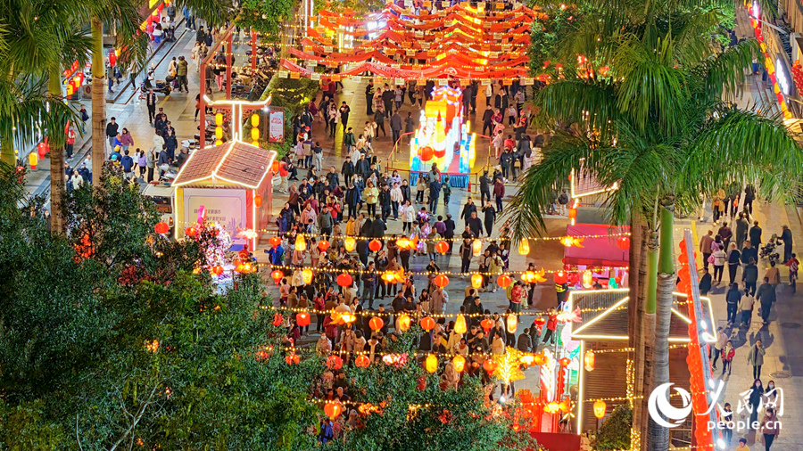 同安古城中山路燈火璀璨。人民網(wǎng)記者 陳博攝