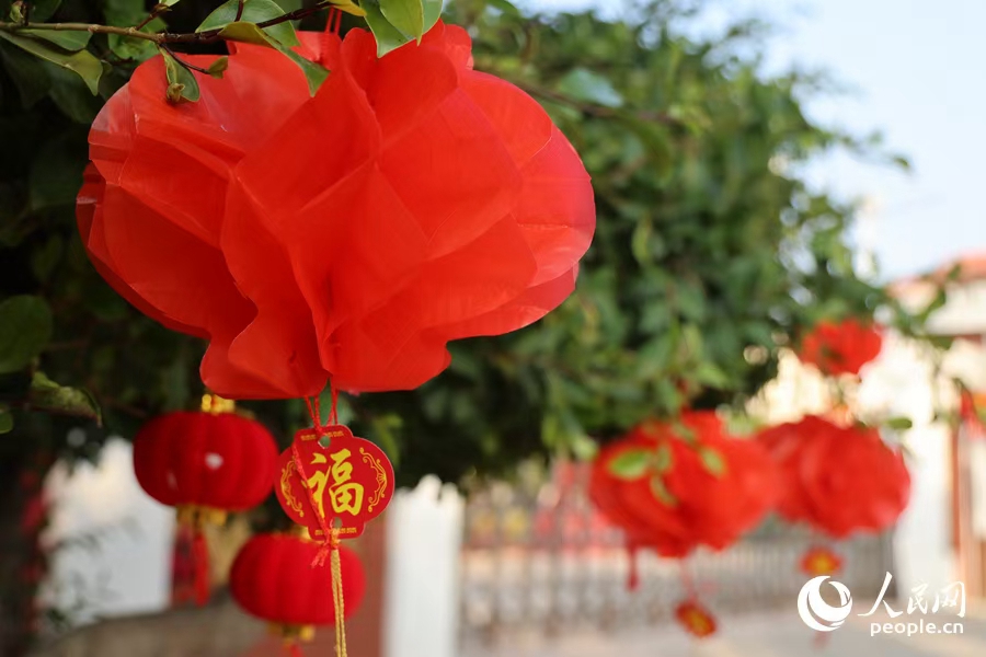 集美小學(xué)迎新春納千福。人民網(wǎng)記者 陳博攝