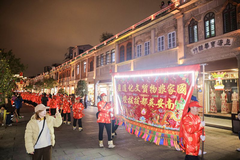 花燈巡游——南安英都拔拔燈。泉州市文旅局供圖